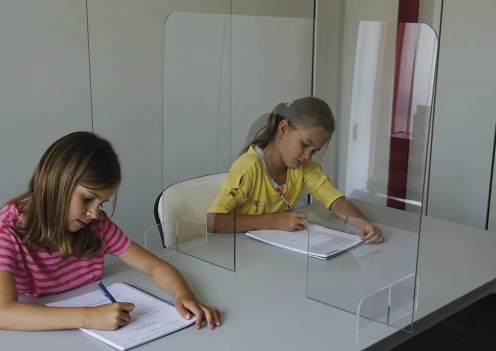 Hygiene-Schutzwand Standard XL für Tische, mit Durchreiche