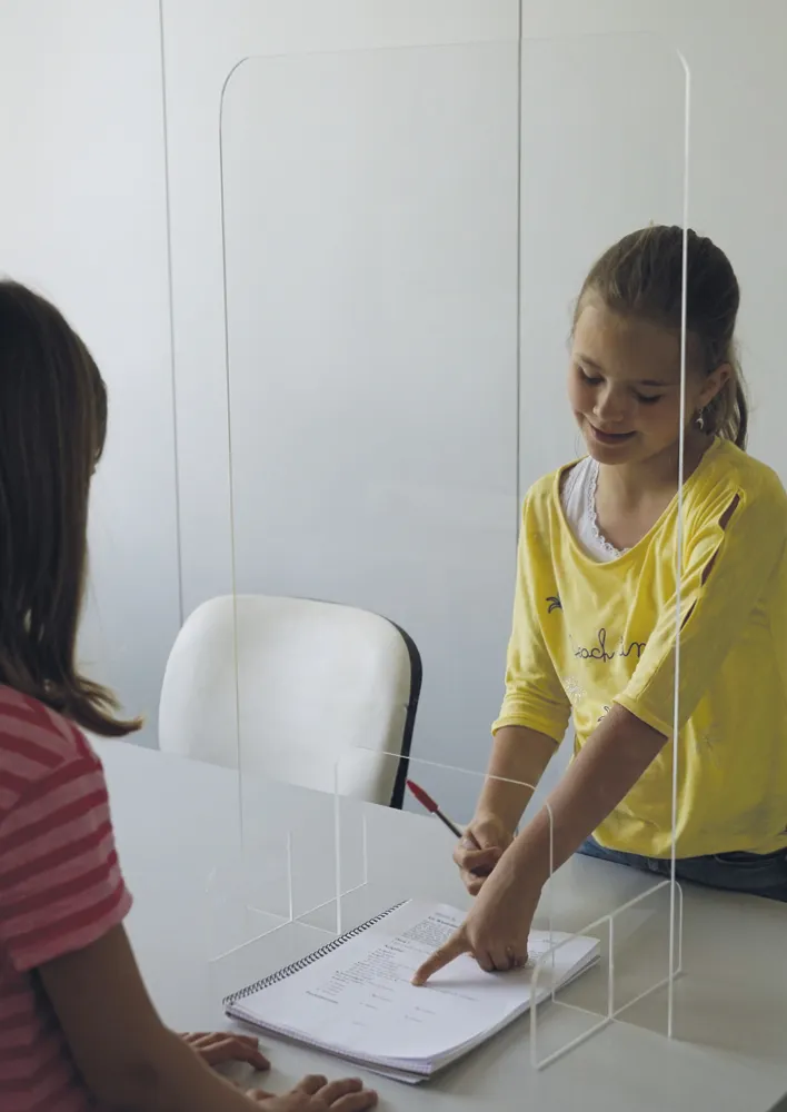 Hygiene-Schutzwand Standard L für Tische, mit Durchreiche